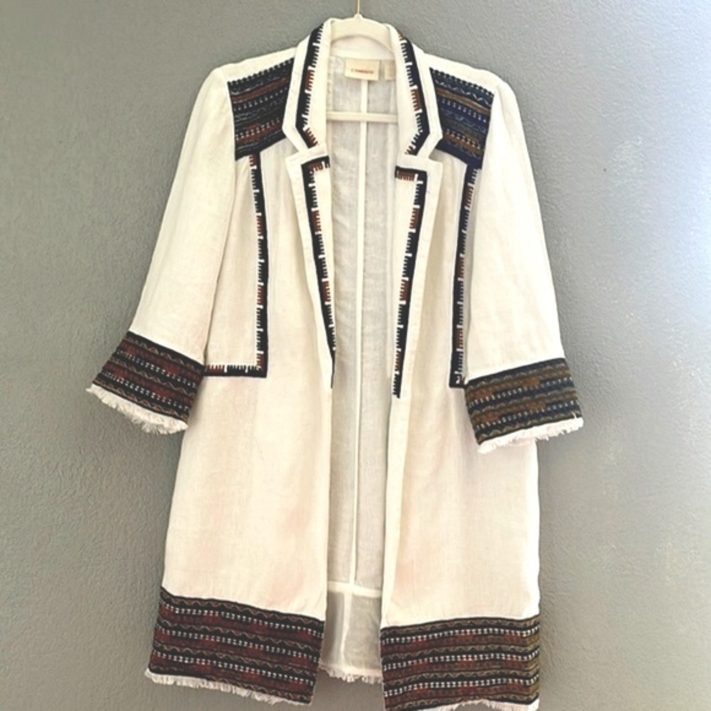 Chicos size cream blazer 100% linen gold blue gray embroidery details fits a S